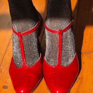 Lipstick red 💋 French patent leather shoes.